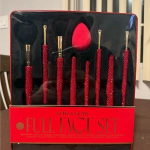 Glitz & Glam Red Makeup Brush Set of 11 pieces